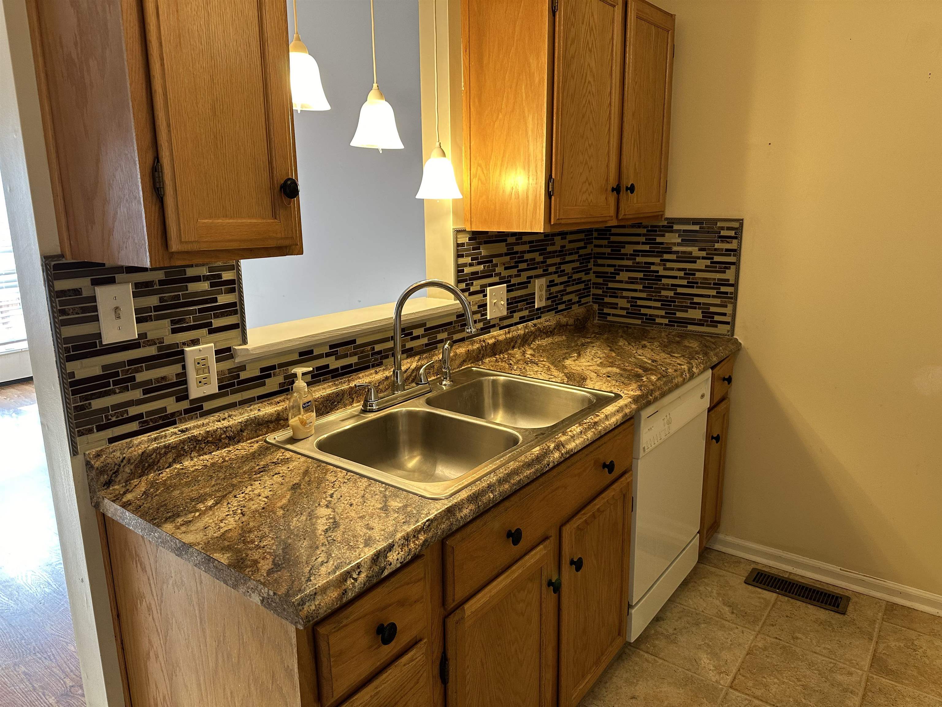 2039 HAMPTON DR, WAYNESBORO, Virginia 22980, 2 Bedrooms Bedrooms, ,2 BathroomsBathrooms,Residential,2039 HAMPTON DR,671799 MLS # 671799 2039 HAMPTON DR, WAYNESBORO, Virginia 22980, 2 Bedrooms Bedrooms, ,2 BathroomsBathrooms,Residential,2039 HAMPTON DR,671799 MLS # 671799