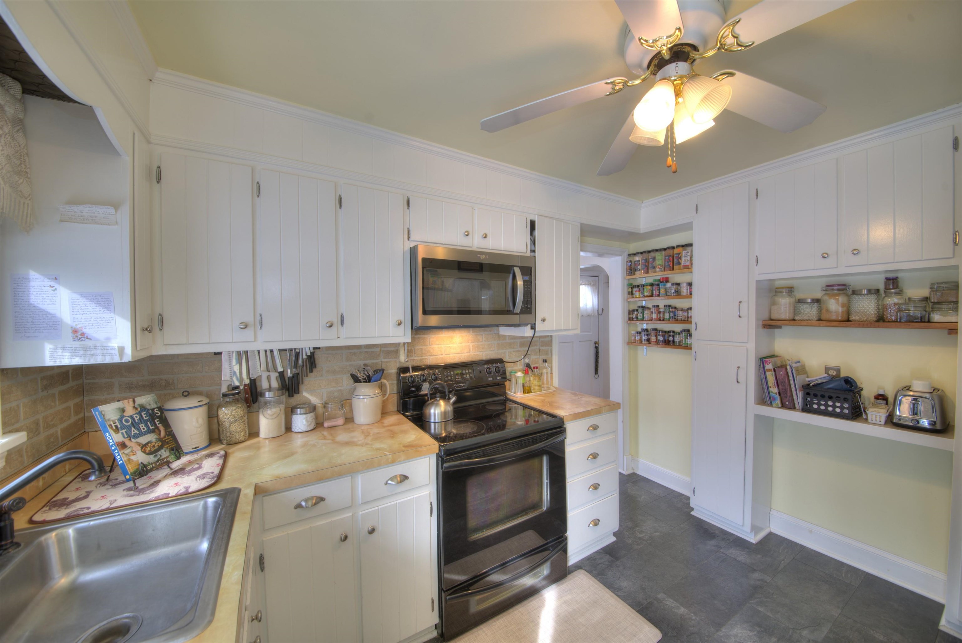 7011 SOUTH EAST SIDE HWY, ELKTON, Virginia 22827, 4 Bedrooms Bedrooms, ,2 BathroomsBathrooms,Residential,7011 SOUTH EAST SIDE HWY,671802 MLS # 671802 7011 SOUTH EAST SIDE HWY, ELKTON, Virginia 22827, 4 Bedrooms Bedrooms, ,2 BathroomsBathrooms,Residential,7011 SOUTH EAST SIDE HWY,671802 MLS # 671802