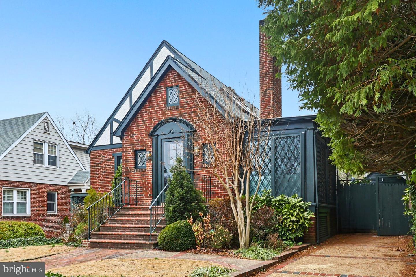 4711 17TH ST N, ARLINGTON, Virginia 22207, 4 Bedrooms Bedrooms, ,2 BathroomsBathrooms,Residential,For sale,4711 17TH ST N,VAAR2065434 MLS # VAAR2065434 4711 17TH ST N, ARLINGTON, Virginia 22207, 4 Bedrooms Bedrooms, ,2 BathroomsBathrooms,Residential,For sale,4711 17TH ST N,VAAR2065434 MLS # VAAR2065434