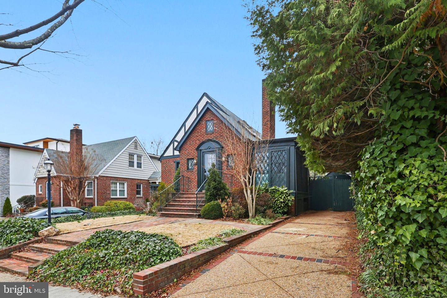 4711 17TH ST N, ARLINGTON, Virginia 22207, 4 Bedrooms Bedrooms, ,2 BathroomsBathrooms,Residential,For sale,4711 17TH ST N,VAAR2065434 MLS # VAAR2065434 4711 17TH ST N, ARLINGTON, Virginia 22207, 4 Bedrooms Bedrooms, ,2 BathroomsBathrooms,Residential,For sale,4711 17TH ST N,VAAR2065434 MLS # VAAR2065434