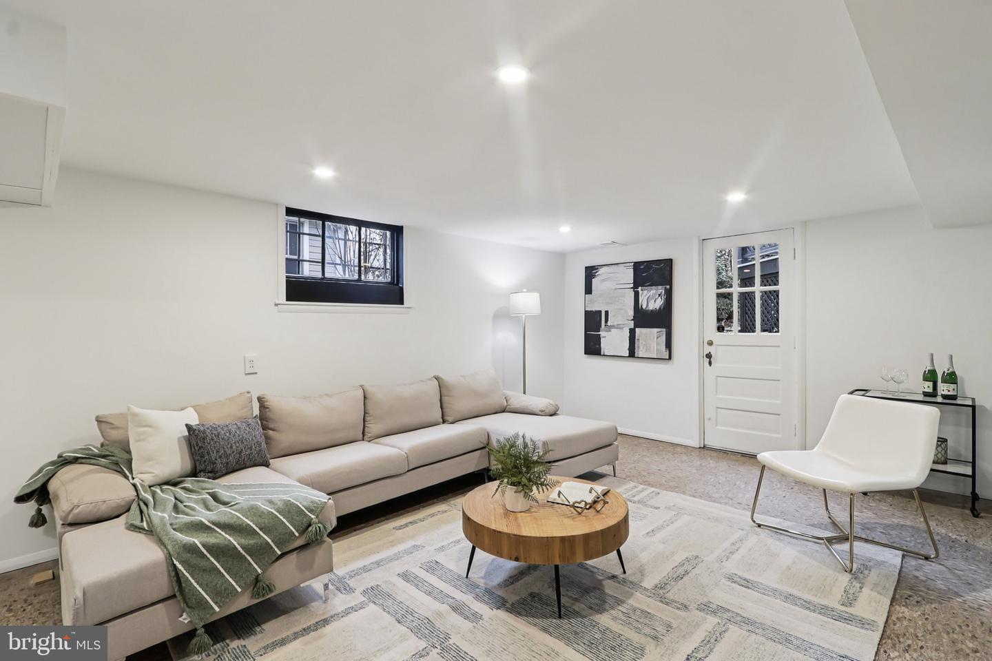 4711 17TH ST N, ARLINGTON, Virginia 22207, 4 Bedrooms Bedrooms, ,2 BathroomsBathrooms,Residential,For sale,4711 17TH ST N,VAAR2065434 MLS # VAAR2065434 4711 17TH ST N, ARLINGTON, Virginia 22207, 4 Bedrooms Bedrooms, ,2 BathroomsBathrooms,Residential,For sale,4711 17TH ST N,VAAR2065434 MLS # VAAR2065434