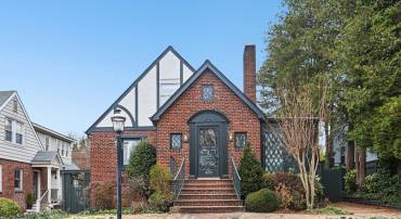 4711 17TH ST N, ARLINGTON, Virginia 22207, 4 Bedrooms Bedrooms, ,2 BathroomsBathrooms,Residential,For sale,4711 17TH ST N,VAAR2065434 MLS # VAAR2065434