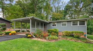 3414 EXECUTIVE AVE, FALLS CHURCH, Virginia 22042, 4 Bedrooms Bedrooms, ,2 BathroomsBathrooms,Residential,For sale,3414 EXECUTIVE AVE,VAFX2281862 MLS # VAFX2281862