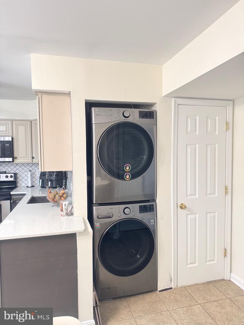 4659 CHARLTON CT, WOODBRIDGE, Virginia 22193, 3 Bedrooms Bedrooms, ,1 BathroomBathrooms,Residential,For sale,4659 CHARLTON CT,VAPW2108948 MLS # VAPW2108948 4659 CHARLTON CT, WOODBRIDGE, Virginia 22193, 3 Bedrooms Bedrooms, ,1 BathroomBathrooms,Residential,For sale,4659 CHARLTON CT,VAPW2108948 MLS # VAPW2108948