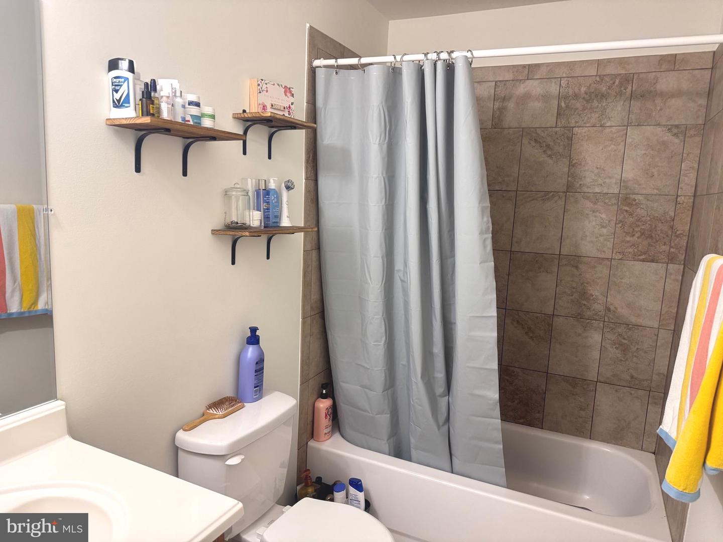 4659 CHARLTON CT, WOODBRIDGE, Virginia 22193, 3 Bedrooms Bedrooms, ,1 BathroomBathrooms,Residential,For sale,4659 CHARLTON CT,VAPW2108948 MLS # VAPW2108948 4659 CHARLTON CT, WOODBRIDGE, Virginia 22193, 3 Bedrooms Bedrooms, ,1 BathroomBathrooms,Residential,For sale,4659 CHARLTON CT,VAPW2108948 MLS # VAPW2108948