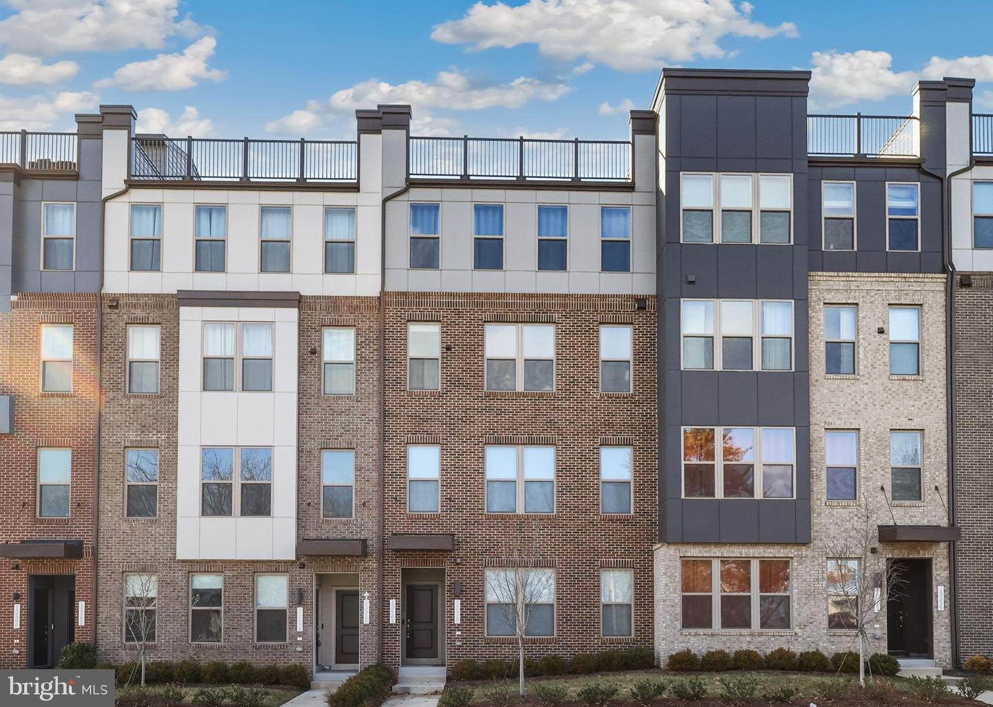 13508 INNOVATION STATION LOOP #3B, HERNDON, Virginia 20171, 3 Bedrooms Bedrooms, ,2 BathroomsBathrooms,Residential,For sale,13508 INNOVATION STATION LOOP #3B,VAFX2282188 MLS # VAFX2282188