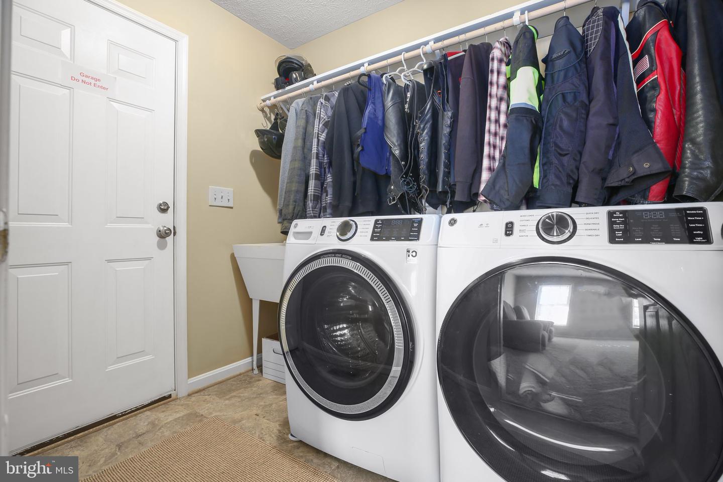 6109 SUNNY MEADOWS DR, FREDERICKSBURG, Virginia 22407, 4 Bedrooms Bedrooms, ,2 BathroomsBathrooms,Residential,For sale,6109 SUNNY MEADOWS DR,VASP2038086 MLS # VASP2038086 6109 SUNNY MEADOWS DR, FREDERICKSBURG, Virginia 22407, 4 Bedrooms Bedrooms, ,2 BathroomsBathrooms,Residential,For sale,6109 SUNNY MEADOWS DR,VASP2038086 MLS # VASP2038086