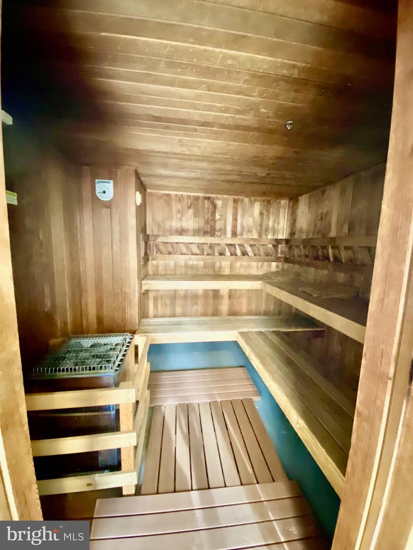 1501 LINCOLN WAY #101, MCLEAN, Virginia 22102, 2 Bedrooms Bedrooms, 4 Rooms Rooms,2 BathroomsBathrooms,Residential,For sale,1501 LINCOLN WAY #101,VAFX2282290 MLS # VAFX2282290 1501 LINCOLN WAY #101, MCLEAN, Virginia 22102, 2 Bedrooms Bedrooms, 4 Rooms Rooms,2 BathroomsBathrooms,Residential,For sale,1501 LINCOLN WAY #101,VAFX2282290 MLS # VAFX2282290