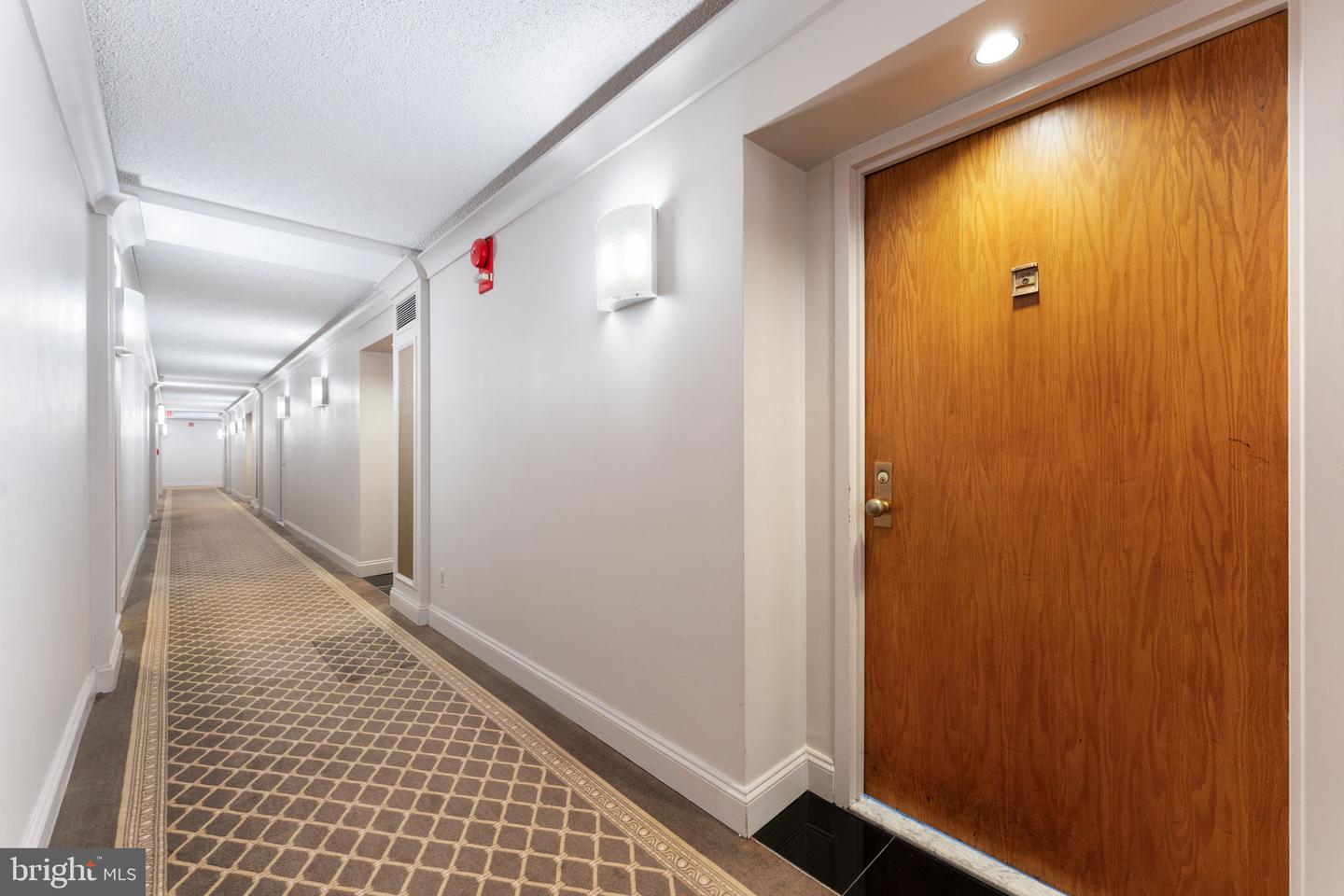 1800 OLD MEADOW RD #1218, MCLEAN, Virginia 22102, 2 Bedrooms Bedrooms, 6 Rooms Rooms,2 BathroomsBathrooms,Residential,For sale,1800 OLD MEADOW RD #1218,VAFX2282382 MLS # VAFX2282382