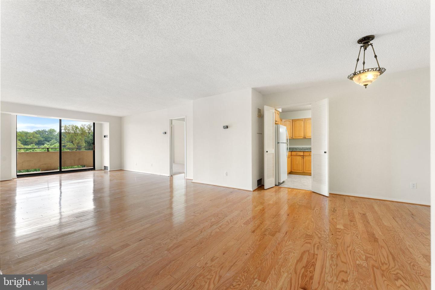 1800 OLD MEADOW RD #1218, MCLEAN, Virginia 22102, 2 Bedrooms Bedrooms, 6 Rooms Rooms,2 BathroomsBathrooms,Residential,For sale,1800 OLD MEADOW RD #1218,VAFX2282382 MLS # VAFX2282382