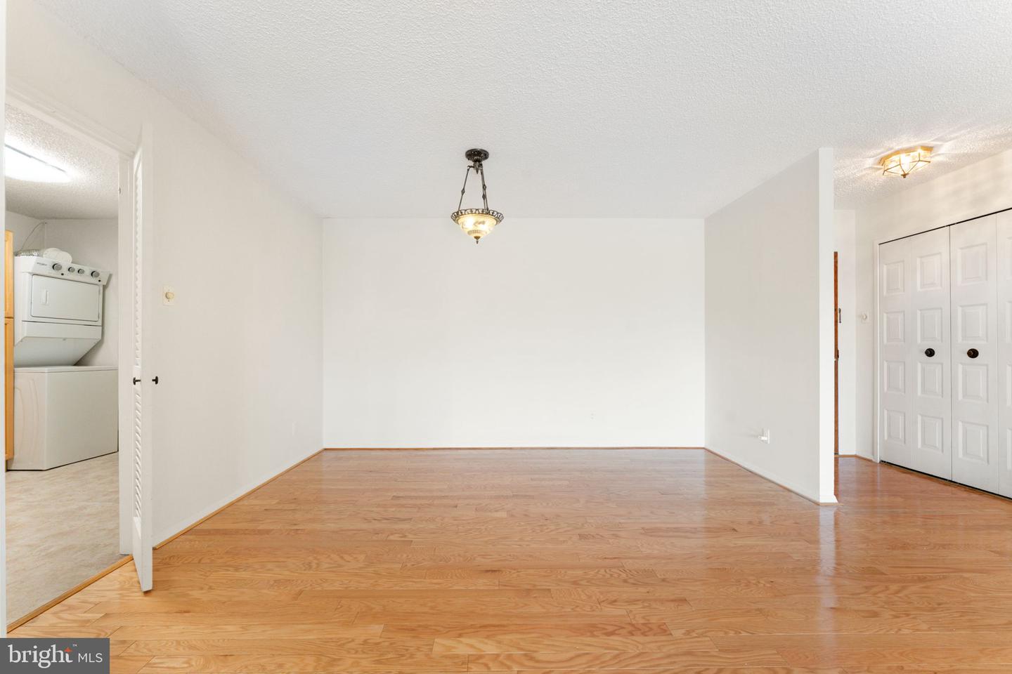 1800 OLD MEADOW RD #1218, MCLEAN, Virginia 22102, 2 Bedrooms Bedrooms, 6 Rooms Rooms,2 BathroomsBathrooms,Residential,For sale,1800 OLD MEADOW RD #1218,VAFX2282382 MLS # VAFX2282382