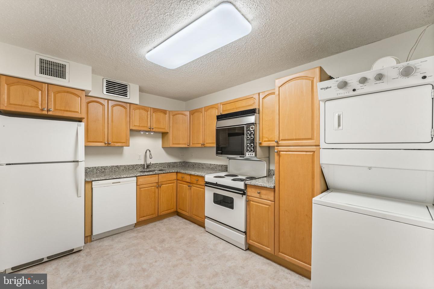 1800 OLD MEADOW RD #1218, MCLEAN, Virginia 22102, 2 Bedrooms Bedrooms, 6 Rooms Rooms,2 BathroomsBathrooms,Residential,For sale,1800 OLD MEADOW RD #1218,VAFX2282382 MLS # VAFX2282382