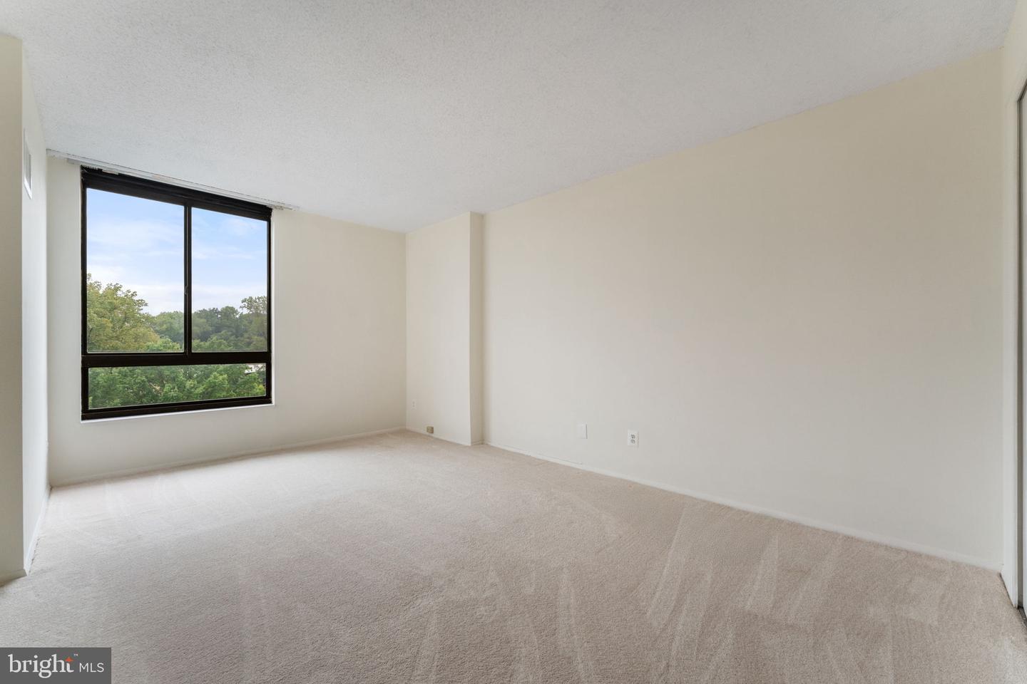 1800 OLD MEADOW RD #1218, MCLEAN, Virginia 22102, 2 Bedrooms Bedrooms, 6 Rooms Rooms,2 BathroomsBathrooms,Residential,For sale,1800 OLD MEADOW RD #1218,VAFX2282382 MLS # VAFX2282382