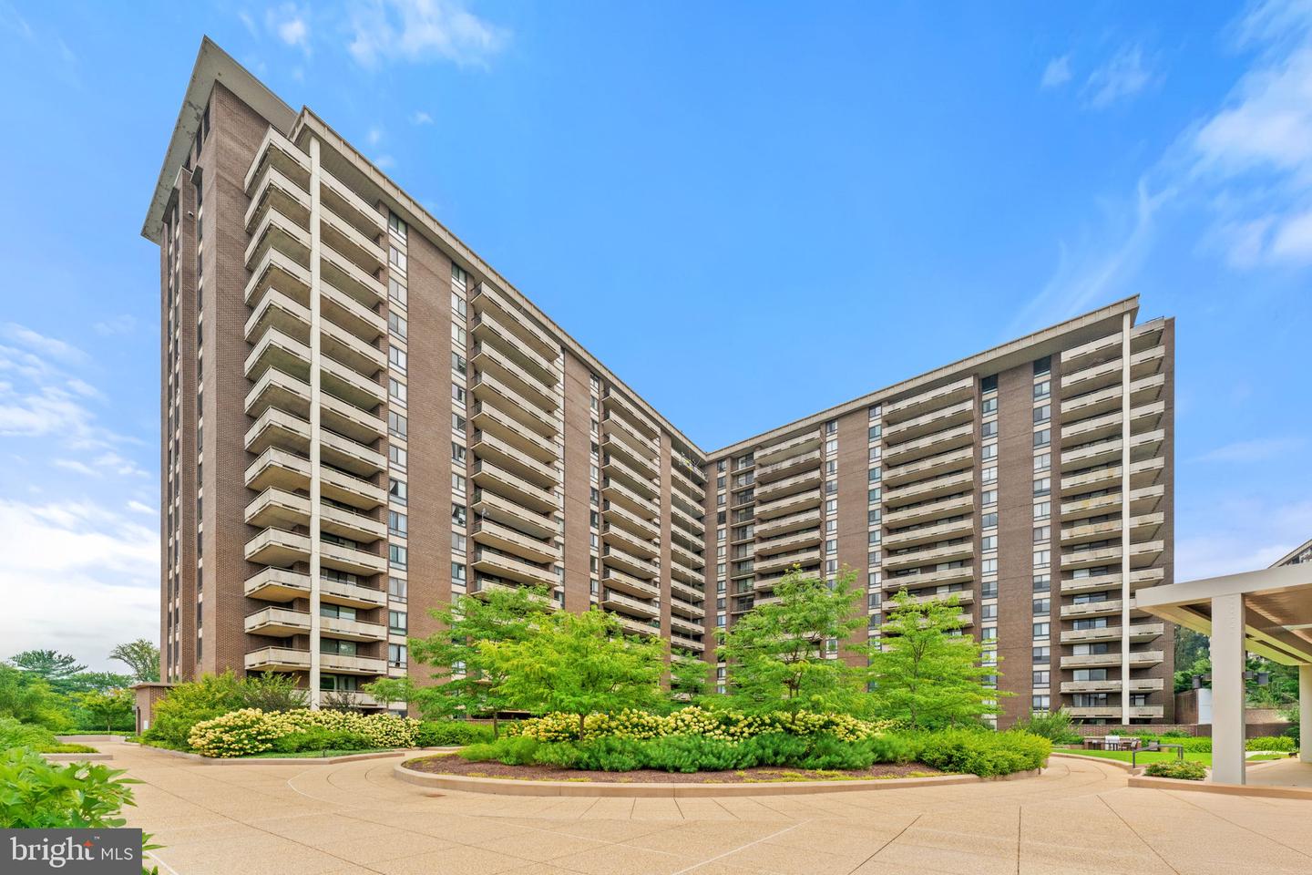 1800 OLD MEADOW RD #1218, MCLEAN, Virginia 22102, 2 Bedrooms Bedrooms, 6 Rooms Rooms,2 BathroomsBathrooms,Residential,For sale,1800 OLD MEADOW RD #1218,VAFX2282382 MLS # VAFX2282382