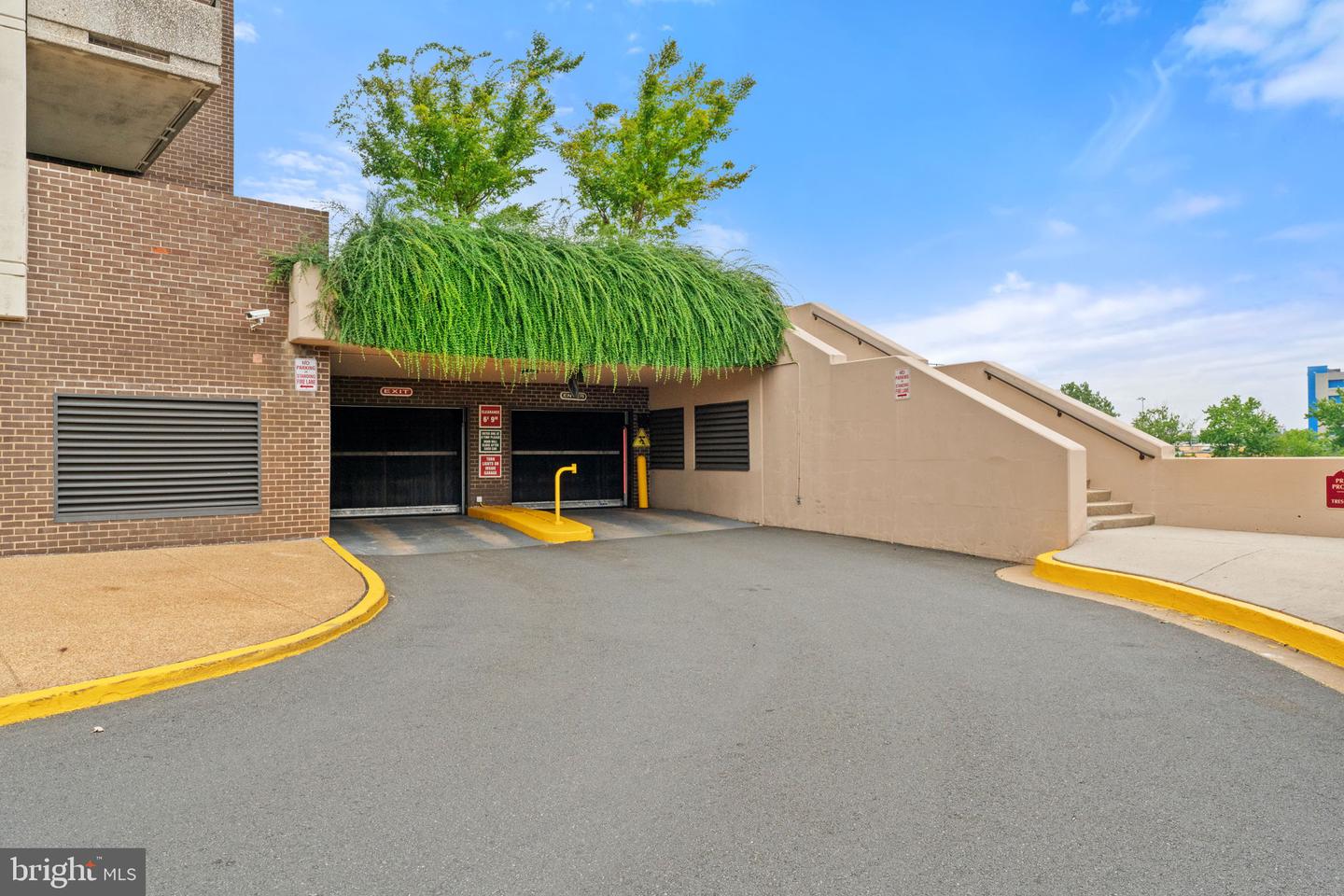 1800 OLD MEADOW RD #1218, MCLEAN, Virginia 22102, 2 Bedrooms Bedrooms, 6 Rooms Rooms,2 BathroomsBathrooms,Residential,For sale,1800 OLD MEADOW RD #1218,VAFX2282382 MLS # VAFX2282382