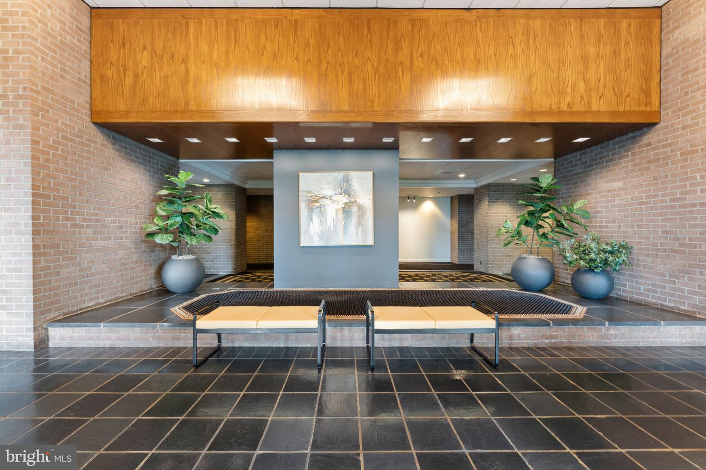 1800 OLD MEADOW RD #1218, MCLEAN, Virginia 22102, 2 Bedrooms Bedrooms, 6 Rooms Rooms,2 BathroomsBathrooms,Residential,For sale,1800 OLD MEADOW RD #1218,VAFX2282382 MLS # VAFX2282382