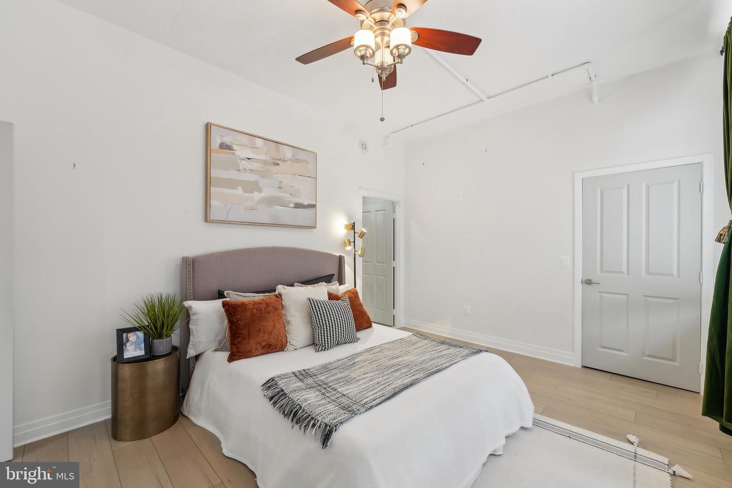 4490 MARKET COMMONS DR #202, FAIRFAX, Virginia 22033, 2 Bedrooms Bedrooms, ,2 BathroomsBathrooms,Residential,For sale,4490 MARKET COMMONS DR #202,VAFX2272916 MLS # VAFX2272916 4490 MARKET COMMONS DR #202, FAIRFAX, Virginia 22033, 2 Bedrooms Bedrooms, ,2 BathroomsBathrooms,Residential,For sale,4490 MARKET COMMONS DR #202,VAFX2272916 MLS # VAFX2272916