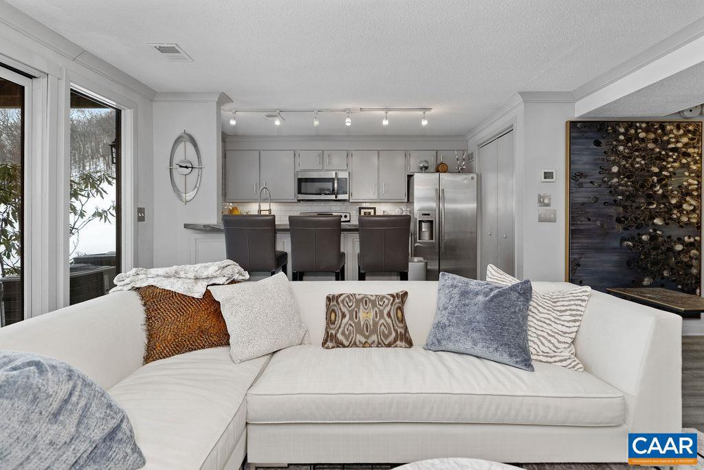 113 EAGLES CT CONDOS, WINTERGREEN RESORT, Virginia 22967, 2 Bedrooms Bedrooms, ,1 BathroomBathrooms,Residential,For sale,113 EAGLES CT CONDOS,671797 MLS # 671797 113 EAGLES CT CONDOS, WINTERGREEN RESORT, Virginia 22967, 2 Bedrooms Bedrooms, ,1 BathroomBathrooms,Residential,For sale,113 EAGLES CT CONDOS,671797 MLS # 671797