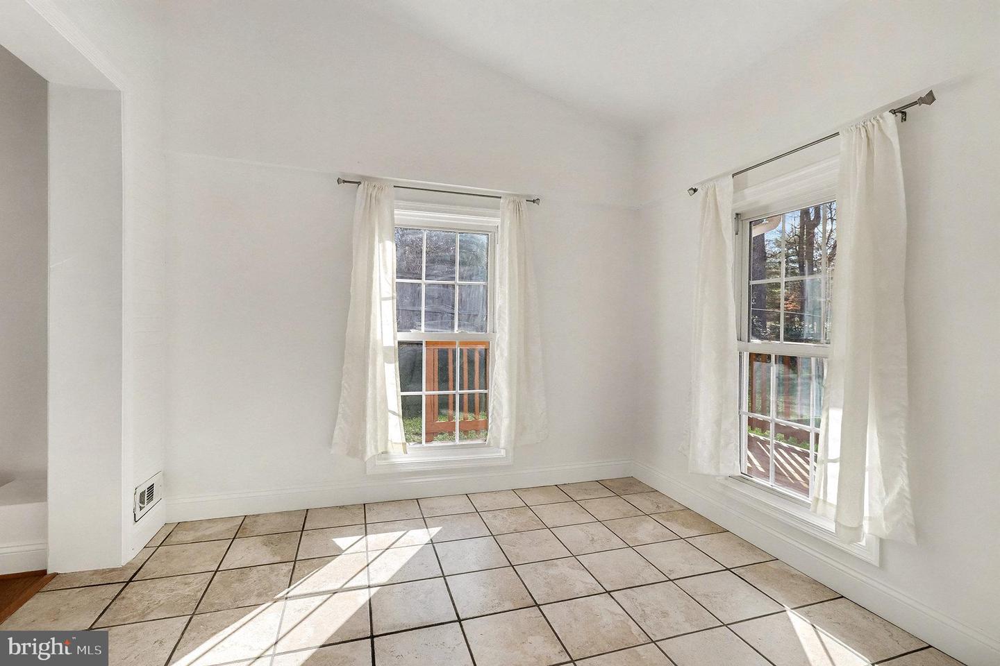 18316 CABIN RD, TRIANGLE, Virginia 22172, 4 Bedrooms Bedrooms, 17 Rooms Rooms,3 BathroomsBathrooms,Residential,For sale,18316 CABIN RD,VAPW2109014 MLS # VAPW2109014 18316 CABIN RD, TRIANGLE, Virginia 22172, 4 Bedrooms Bedrooms, 17 Rooms Rooms,3 BathroomsBathrooms,Residential,For sale,18316 CABIN RD,VAPW2109014 MLS # VAPW2109014