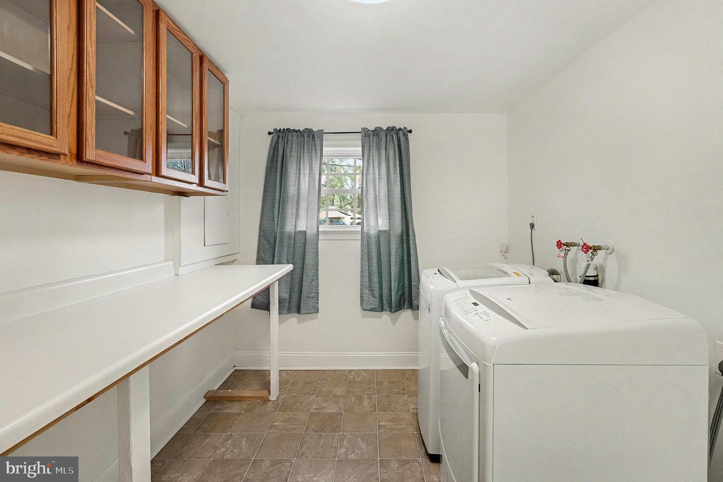 18316 CABIN RD, TRIANGLE, Virginia 22172, 4 Bedrooms Bedrooms, 17 Rooms Rooms,3 BathroomsBathrooms,Residential,For sale,18316 CABIN RD,VAPW2109014 MLS # VAPW2109014 18316 CABIN RD, TRIANGLE, Virginia 22172, 4 Bedrooms Bedrooms, 17 Rooms Rooms,3 BathroomsBathrooms,Residential,For sale,18316 CABIN RD,VAPW2109014 MLS # VAPW2109014