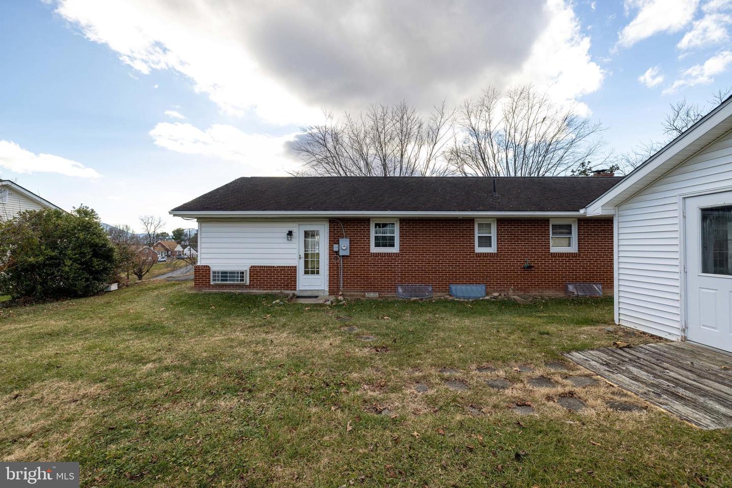 410 W NORTH ST, WOODSTOCK, Virginia 22664, 3 Bedrooms Bedrooms, 4 Rooms Rooms,1 BathroomBathrooms,Residential,For sale,410 W NORTH ST,VASH2013190 MLS # VASH2013190 410 W NORTH ST, WOODSTOCK, Virginia 22664, 3 Bedrooms Bedrooms, 4 Rooms Rooms,1 BathroomBathrooms,Residential,For sale,410 W NORTH ST,VASH2013190 MLS # VASH2013190