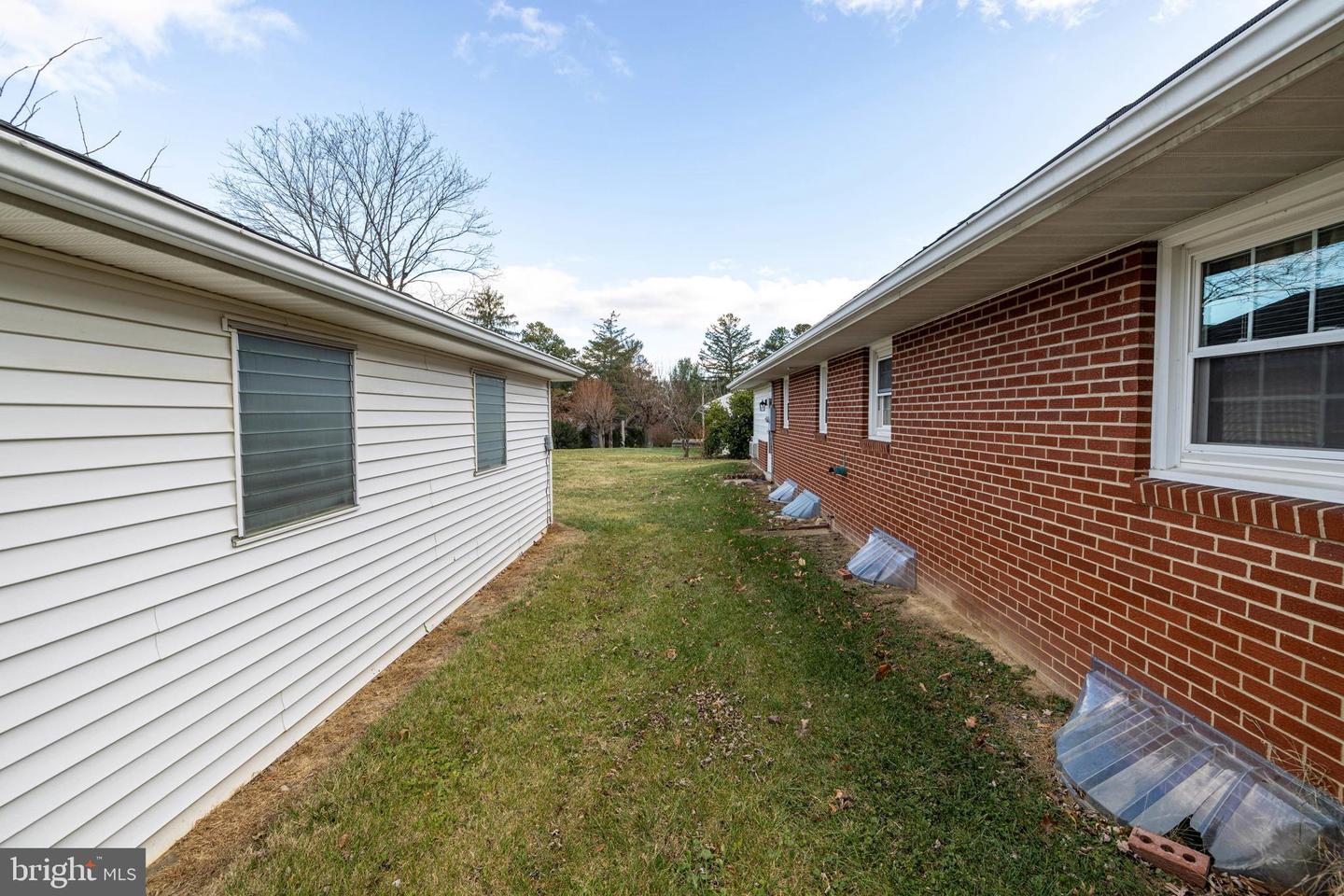 410 W NORTH ST, WOODSTOCK, Virginia 22664, 3 Bedrooms Bedrooms, 4 Rooms Rooms,1 BathroomBathrooms,Residential,For sale,410 W NORTH ST,VASH2013190 MLS # VASH2013190 410 W NORTH ST, WOODSTOCK, Virginia 22664, 3 Bedrooms Bedrooms, 4 Rooms Rooms,1 BathroomBathrooms,Residential,For sale,410 W NORTH ST,VASH2013190 MLS # VASH2013190