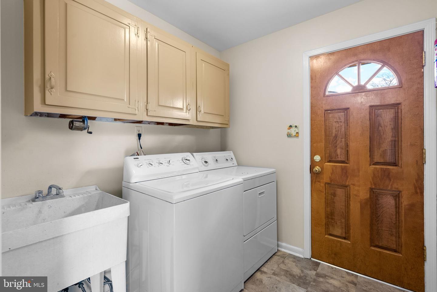 6219 THORNWOOD DR, ALEXANDRIA, Virginia 22310, 4 Bedrooms Bedrooms, ,2 BathroomsBathrooms,Residential,For sale,6219 THORNWOOD DR,VAFX2282356 MLS # VAFX2282356 6219 THORNWOOD DR, ALEXANDRIA, Virginia 22310, 4 Bedrooms Bedrooms, ,2 BathroomsBathrooms,Residential,For sale,6219 THORNWOOD DR,VAFX2282356 MLS # VAFX2282356