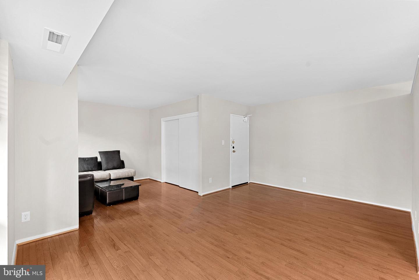 4227 AMERICANA DR #102, ANNANDALE, Virginia 22003, 1 Bedroom Bedrooms, ,1 BathroomBathrooms,Residential,For sale,4227 AMERICANA DR #102,VAFX2282410 MLS # VAFX2282410 4227 AMERICANA DR #102, ANNANDALE, Virginia 22003, 1 Bedroom Bedrooms, ,1 BathroomBathrooms,Residential,For sale,4227 AMERICANA DR #102,VAFX2282410 MLS # VAFX2282410