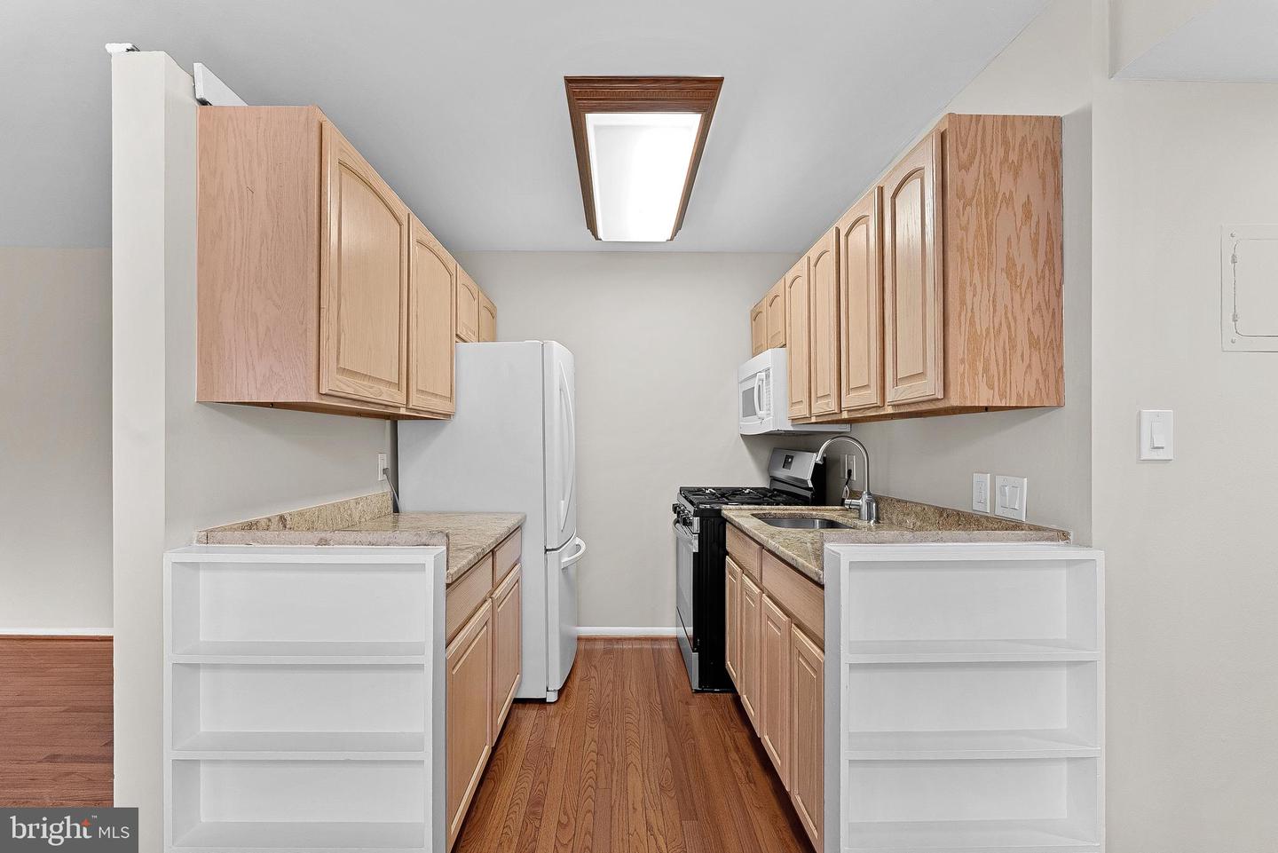 4227 AMERICANA DR #102, ANNANDALE, Virginia 22003, 1 Bedroom Bedrooms, ,1 BathroomBathrooms,Residential,For sale,4227 AMERICANA DR #102,VAFX2282410 MLS # VAFX2282410 4227 AMERICANA DR #102, ANNANDALE, Virginia 22003, 1 Bedroom Bedrooms, ,1 BathroomBathrooms,Residential,For sale,4227 AMERICANA DR #102,VAFX2282410 MLS # VAFX2282410