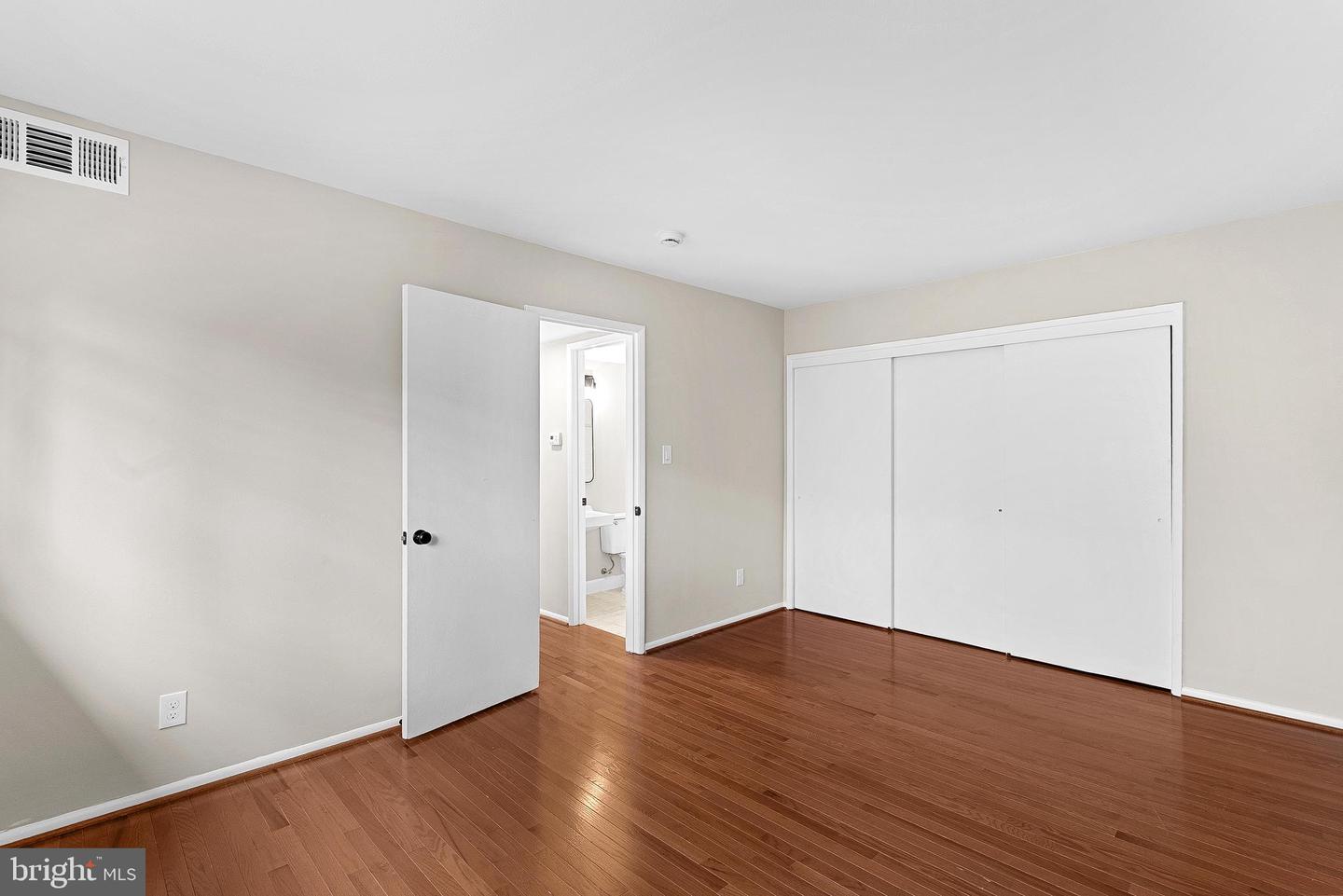 4227 AMERICANA DR #102, ANNANDALE, Virginia 22003, 1 Bedroom Bedrooms, ,1 BathroomBathrooms,Residential,For sale,4227 AMERICANA DR #102,VAFX2282410 MLS # VAFX2282410 4227 AMERICANA DR #102, ANNANDALE, Virginia 22003, 1 Bedroom Bedrooms, ,1 BathroomBathrooms,Residential,For sale,4227 AMERICANA DR #102,VAFX2282410 MLS # VAFX2282410