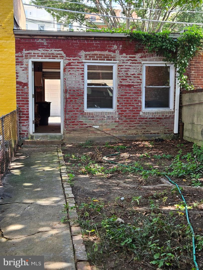 1850 ONTARIO PL NW, WASHINGTON, District Of Columbia 20009, 3 Bedrooms Bedrooms, ,1 BathroomBathrooms,Residential,For sale,1850 ONTARIO PL NW,DCDC2208740 MLS # DCDC2208740 1850 ONTARIO PL NW, WASHINGTON, District Of Columbia 20009, 3 Bedrooms Bedrooms, ,1 BathroomBathrooms,Residential,For sale,1850 ONTARIO PL NW,DCDC2208740 MLS # DCDC2208740