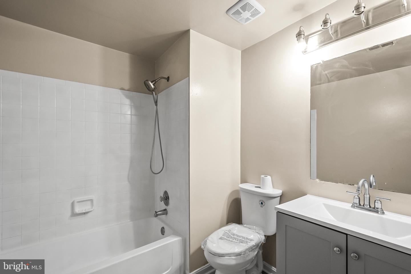 6185 LITTLE VALLEY WAY, ALEXANDRIA, Virginia 22310, 3 Bedrooms Bedrooms, ,2 BathroomsBathrooms,Residential,For sale,6185 LITTLE VALLEY WAY,VAFX2260186 MLS # VAFX2260186 6185 LITTLE VALLEY WAY, ALEXANDRIA, Virginia 22310, 3 Bedrooms Bedrooms, ,2 BathroomsBathrooms,Residential,For sale,6185 LITTLE VALLEY WAY,VAFX2260186 MLS # VAFX2260186