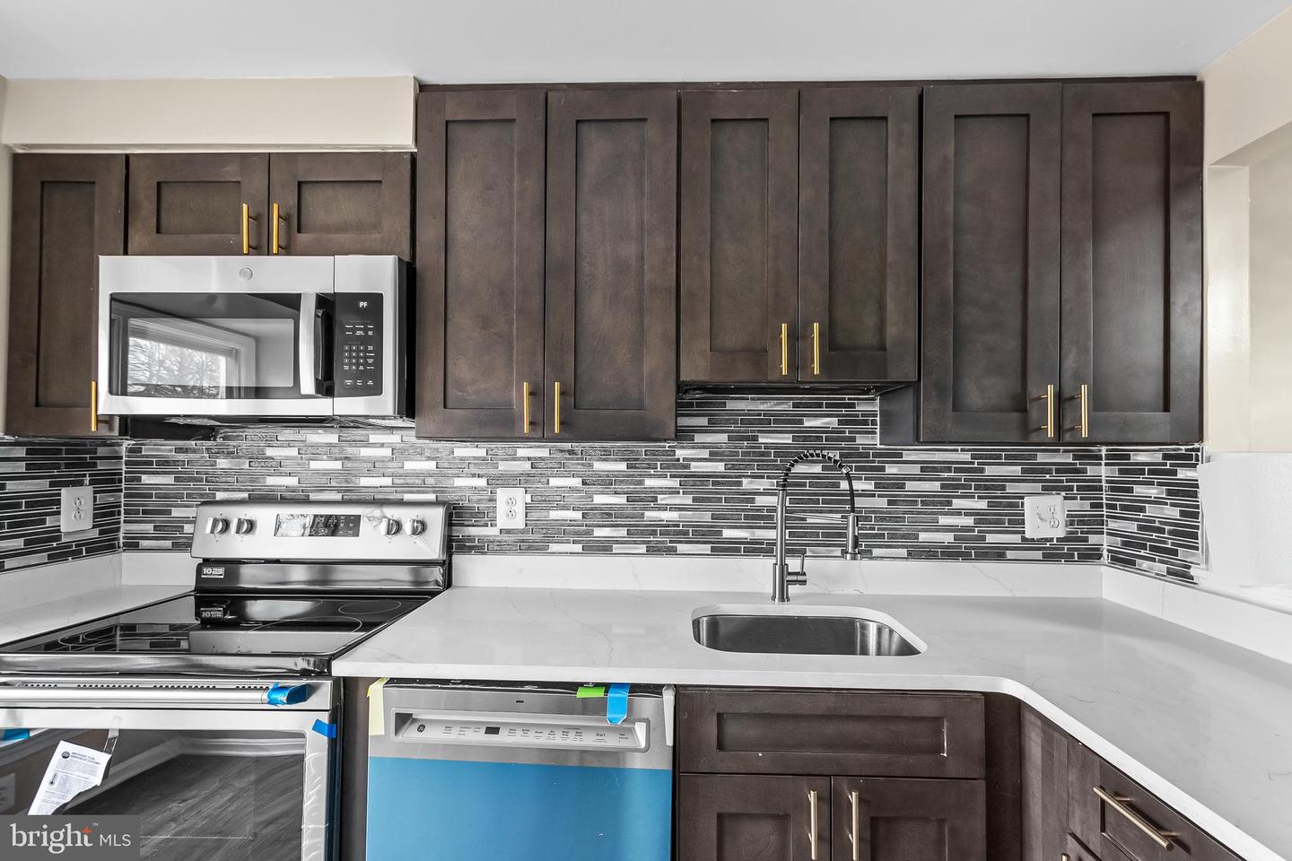 6185 LITTLE VALLEY WAY, ALEXANDRIA, Virginia 22310, 3 Bedrooms Bedrooms, ,2 BathroomsBathrooms,Residential,For sale,6185 LITTLE VALLEY WAY,VAFX2260186 MLS # VAFX2260186 6185 LITTLE VALLEY WAY, ALEXANDRIA, Virginia 22310, 3 Bedrooms Bedrooms, ,2 BathroomsBathrooms,Residential,For sale,6185 LITTLE VALLEY WAY,VAFX2260186 MLS # VAFX2260186