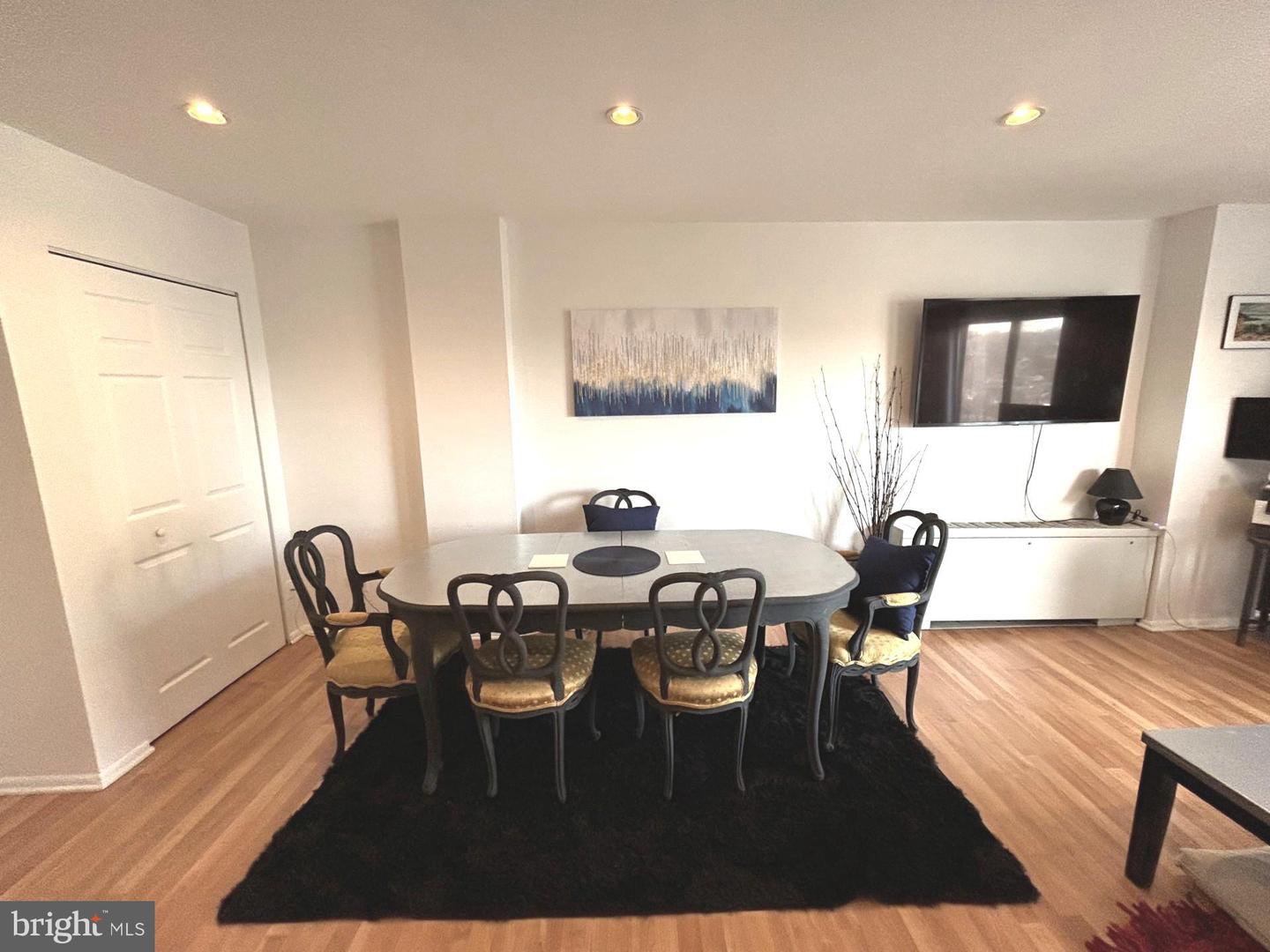 5340 HOLMES RUN PKWY #706, ALEXANDRIA, Virginia 22304, 1 Bedroom Bedrooms, ,1 BathroomBathrooms,Residential,For sale,5340 HOLMES RUN PKWY #706,VAAX2052244 MLS # VAAX2052244 5340 HOLMES RUN PKWY #706, ALEXANDRIA, Virginia 22304, 1 Bedroom Bedrooms, ,1 BathroomBathrooms,Residential,For sale,5340 HOLMES RUN PKWY #706,VAAX2052244 MLS # VAAX2052244