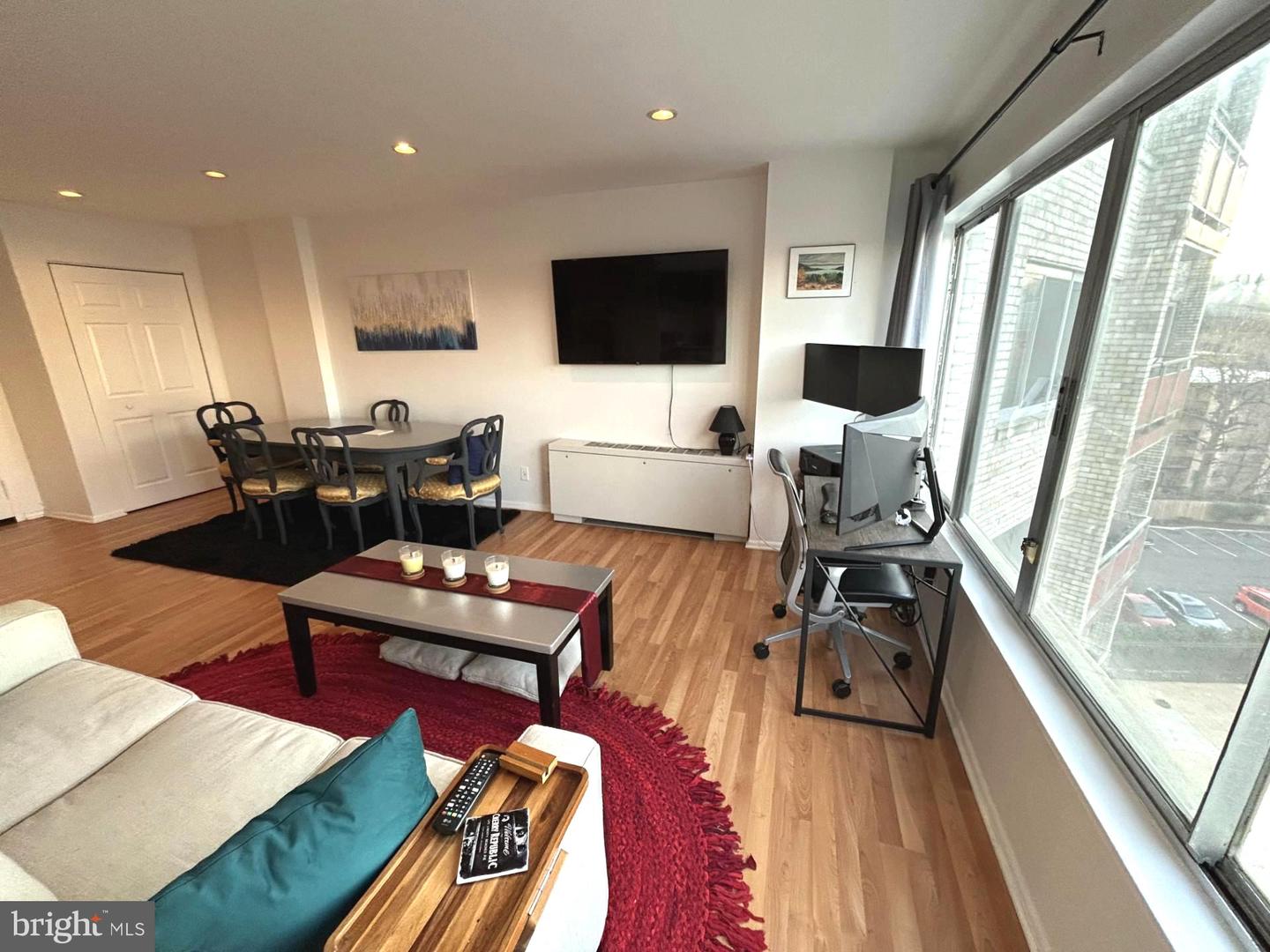 5340 HOLMES RUN PKWY #706, ALEXANDRIA, Virginia 22304, 1 Bedroom Bedrooms, ,1 BathroomBathrooms,Residential,For sale,5340 HOLMES RUN PKWY #706,VAAX2052244 MLS # VAAX2052244 5340 HOLMES RUN PKWY #706, ALEXANDRIA, Virginia 22304, 1 Bedroom Bedrooms, ,1 BathroomBathrooms,Residential,For sale,5340 HOLMES RUN PKWY #706,VAAX2052244 MLS # VAAX2052244