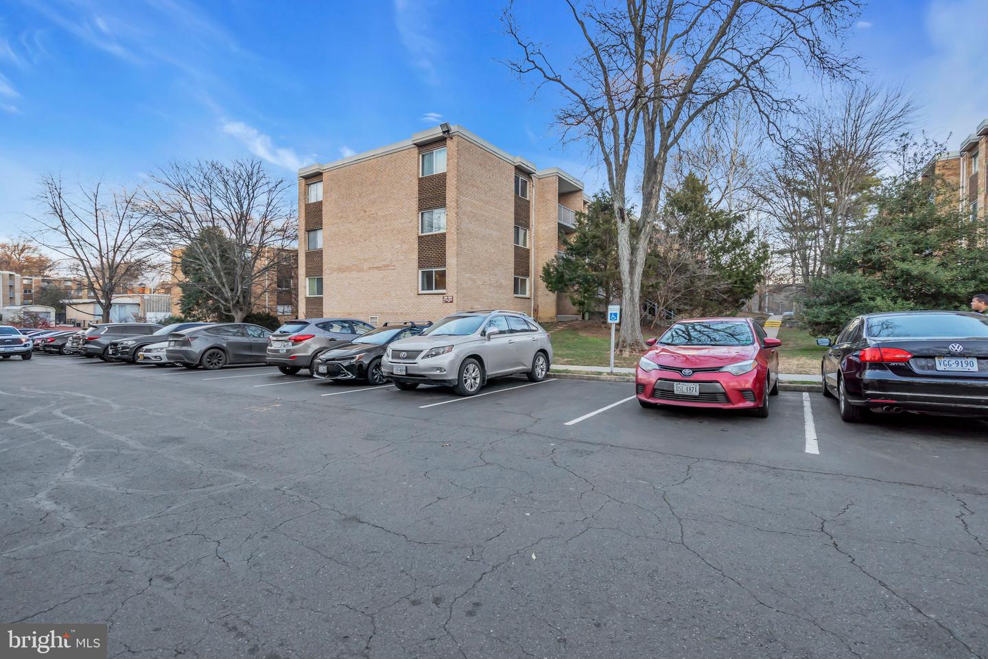 2910 KINGS CHAPEL RD #5, FALLS CHURCH, Virginia 22042, 2 Bedrooms Bedrooms, ,1 BathroomBathrooms,Residential,For sale,2910 KINGS CHAPEL RD #5,VAFX2281948 MLS # VAFX2281948 2910 KINGS CHAPEL RD #5, FALLS CHURCH, Virginia 22042, 2 Bedrooms Bedrooms, ,1 BathroomBathrooms,Residential,For sale,2910 KINGS CHAPEL RD #5,VAFX2281948 MLS # VAFX2281948