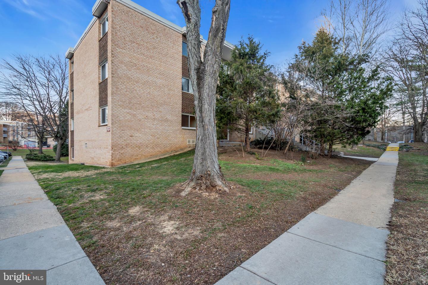 2910 KINGS CHAPEL RD #5, FALLS CHURCH, Virginia 22042, 2 Bedrooms Bedrooms, ,1 BathroomBathrooms,Residential,For sale,2910 KINGS CHAPEL RD #5,VAFX2281948 MLS # VAFX2281948 2910 KINGS CHAPEL RD #5, FALLS CHURCH, Virginia 22042, 2 Bedrooms Bedrooms, ,1 BathroomBathrooms,Residential,For sale,2910 KINGS CHAPEL RD #5,VAFX2281948 MLS # VAFX2281948