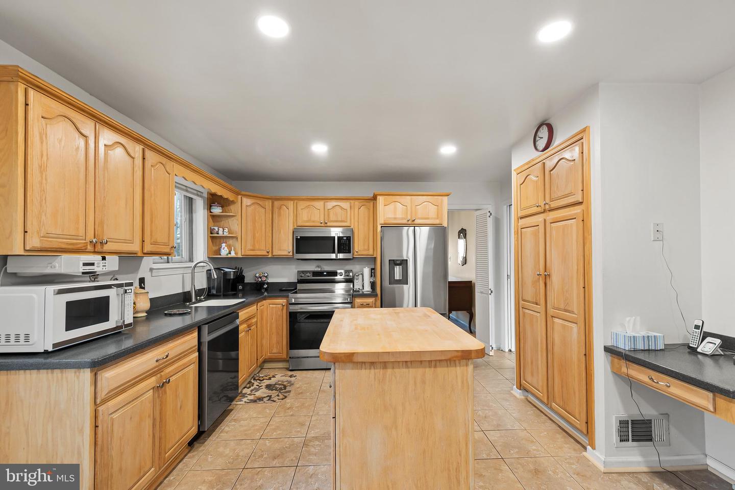 4914 WYCLIFF LN, FAIRFAX, Virginia 22032, 3 Bedrooms Bedrooms, ,2 BathroomsBathrooms,Residential,For sale,4914 WYCLIFF LN,VAFX2281988 MLS # VAFX2281988 4914 WYCLIFF LN, FAIRFAX, Virginia 22032, 3 Bedrooms Bedrooms, ,2 BathroomsBathrooms,Residential,For sale,4914 WYCLIFF LN,VAFX2281988 MLS # VAFX2281988