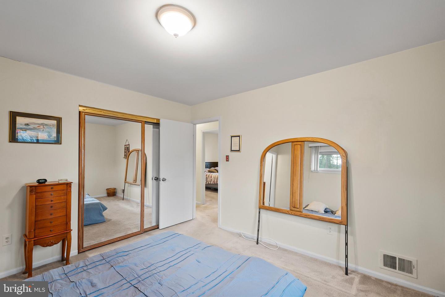 4914 WYCLIFF LN, FAIRFAX, Virginia 22032, 3 Bedrooms Bedrooms, ,2 BathroomsBathrooms,Residential,For sale,4914 WYCLIFF LN,VAFX2281988 MLS # VAFX2281988 4914 WYCLIFF LN, FAIRFAX, Virginia 22032, 3 Bedrooms Bedrooms, ,2 BathroomsBathrooms,Residential,For sale,4914 WYCLIFF LN,VAFX2281988 MLS # VAFX2281988