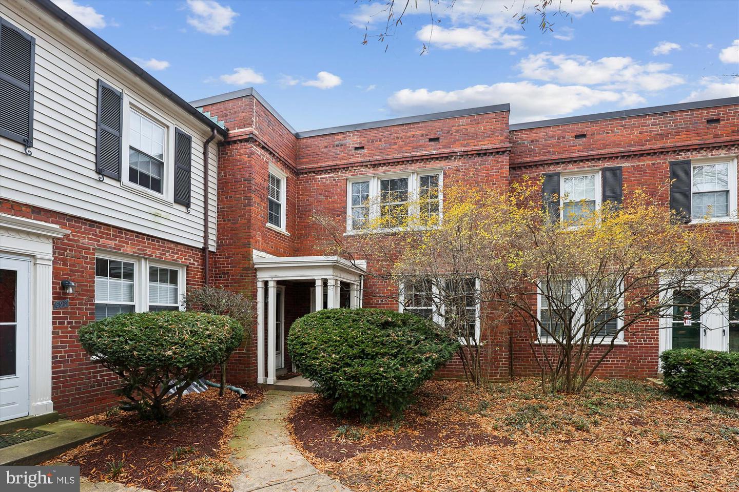 2600 16TH ST S #696, ARLINGTON, Virginia 22204, 2 Bedrooms Bedrooms, ,1 BathroomBathrooms,Residential,For sale,2600 16TH ST S #696,VAAR2066766 MLS # VAAR2066766