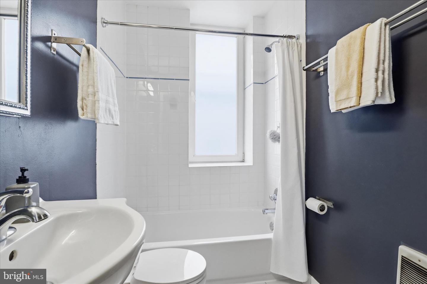 51 RANDOLPH PL NW #204, WASHINGTON, District Of Columbia 20001, 1 Bedroom Bedrooms, 2 Rooms Rooms,1 BathroomBathrooms,Residential,For sale,51 RANDOLPH PL NW #204,DCDC2234888 MLS # DCDC2234888 51 RANDOLPH PL NW #204, WASHINGTON, District Of Columbia 20001, 1 Bedroom Bedrooms, 2 Rooms Rooms,1 BathroomBathrooms,Residential,For sale,51 RANDOLPH PL NW #204,DCDC2234888 MLS # DCDC2234888