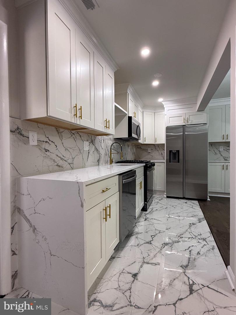 1203 RIGGS CT, WOODBRIDGE, Virginia 22191, 4 Bedrooms Bedrooms, ,2 BathroomsBathrooms,Residential,For sale,1203 RIGGS CT,VAPW2109108 MLS # VAPW2109108 1203 RIGGS CT, WOODBRIDGE, Virginia 22191, 4 Bedrooms Bedrooms, ,2 BathroomsBathrooms,Residential,For sale,1203 RIGGS CT,VAPW2109108 MLS # VAPW2109108