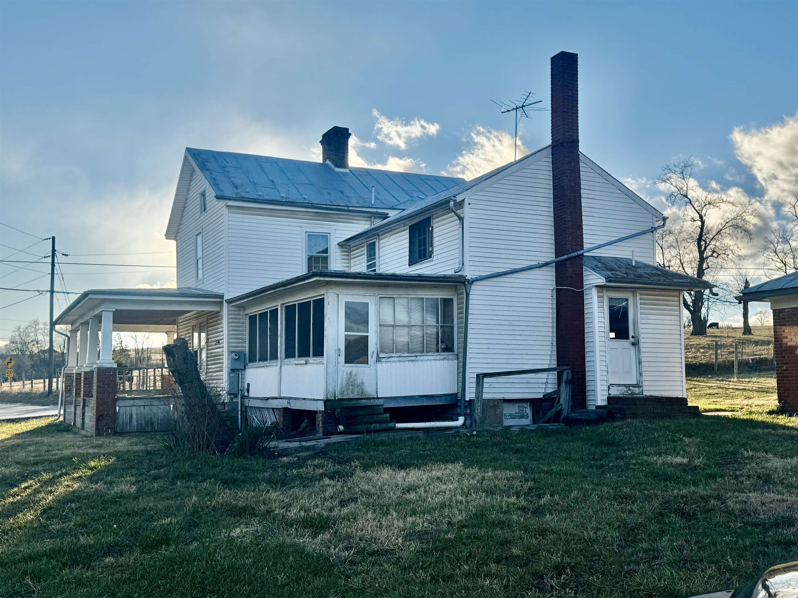 2002 MT CLINTON PIKE, ROCKINGHAM, Virginia 22802, 3 Bedrooms Bedrooms, ,1 BathroomBathrooms,Residential,2002 MT CLINTON PIKE,671805 MLS # 671805 2002 MT CLINTON PIKE, ROCKINGHAM, Virginia 22802, 3 Bedrooms Bedrooms, ,1 BathroomBathrooms,Residential,2002 MT CLINTON PIKE,671805 MLS # 671805