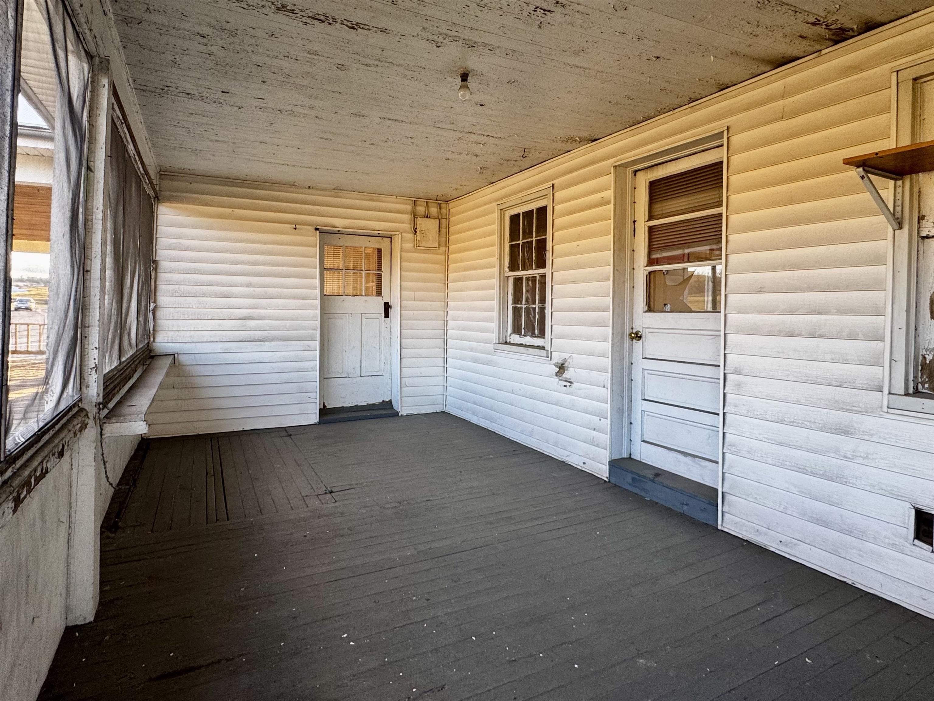 2002 MT CLINTON PIKE, ROCKINGHAM, Virginia 22802, 3 Bedrooms Bedrooms, ,1 BathroomBathrooms,Residential,2002 MT CLINTON PIKE,671805 MLS # 671805 2002 MT CLINTON PIKE, ROCKINGHAM, Virginia 22802, 3 Bedrooms Bedrooms, ,1 BathroomBathrooms,Residential,2002 MT CLINTON PIKE,671805 MLS # 671805