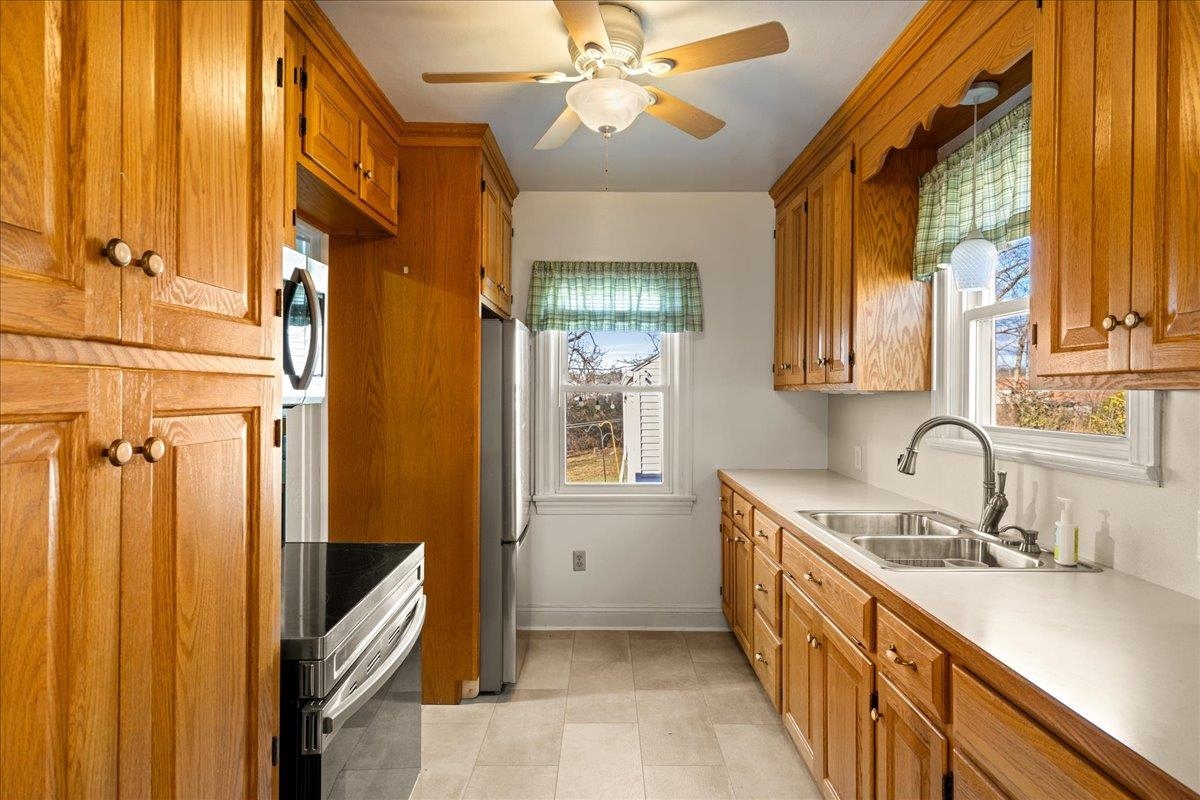 1439 BLUESTONE ST, HARRISONBURG, Virginia 22801, 3 Bedrooms Bedrooms, ,1 BathroomBathrooms,Residential,1439 BLUESTONE ST,671807 MLS # 671807 1439 BLUESTONE ST, HARRISONBURG, Virginia 22801, 3 Bedrooms Bedrooms, ,1 BathroomBathrooms,Residential,1439 BLUESTONE ST,671807 MLS # 671807