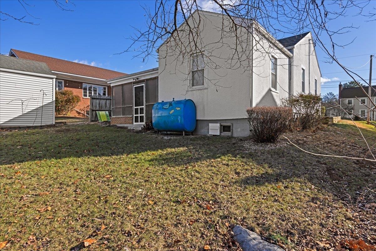 1439 BLUESTONE ST, HARRISONBURG, Virginia 22801, 3 Bedrooms Bedrooms, ,1 BathroomBathrooms,Residential,1439 BLUESTONE ST,671807 MLS # 671807 1439 BLUESTONE ST, HARRISONBURG, Virginia 22801, 3 Bedrooms Bedrooms, ,1 BathroomBathrooms,Residential,1439 BLUESTONE ST,671807 MLS # 671807