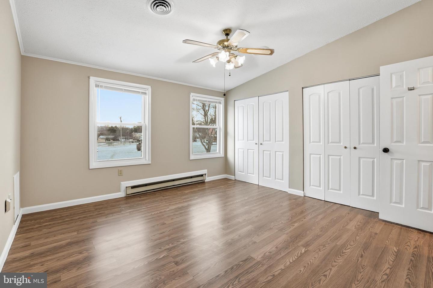 25-A S BERLIN PIKE, LOVETTSVILLE, Virginia 20180, 2 Bedrooms Bedrooms, ,3 BathroomsBathrooms,Residential,For sale,25-A S BERLIN PIKE,VALO2112288 MLS # VALO2112288