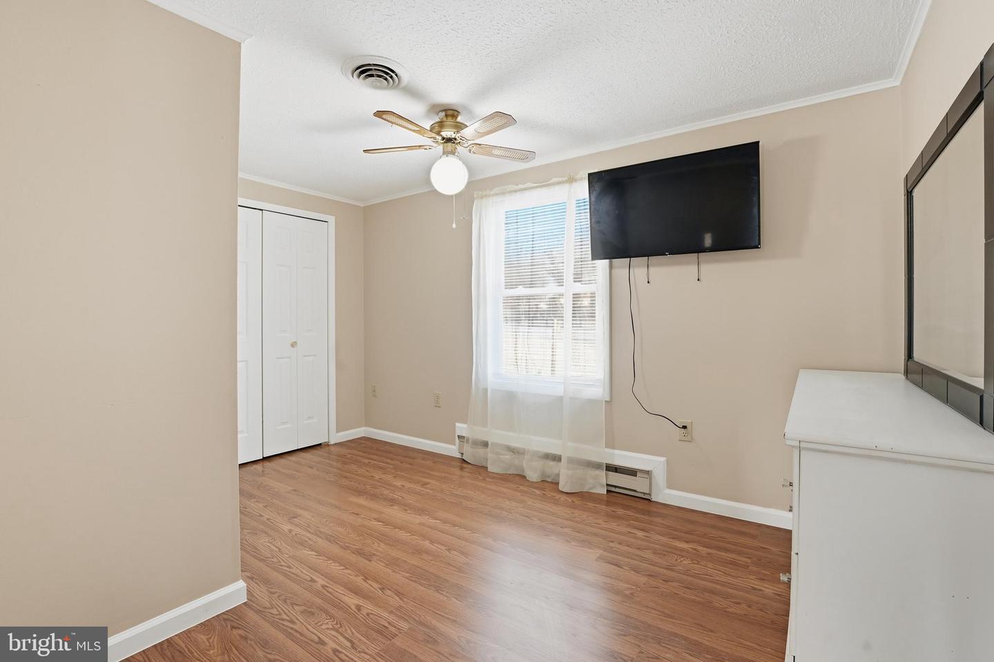 25-A S BERLIN PIKE, LOVETTSVILLE, Virginia 20180, 2 Bedrooms Bedrooms, ,3 BathroomsBathrooms,Residential,For sale,25-A S BERLIN PIKE,VALO2112288 MLS # VALO2112288