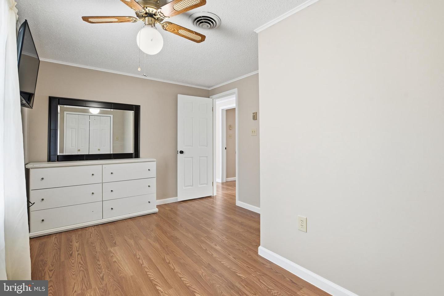 25-A S BERLIN PIKE, LOVETTSVILLE, Virginia 20180, 2 Bedrooms Bedrooms, ,3 BathroomsBathrooms,Residential,For sale,25-A S BERLIN PIKE,VALO2112288 MLS # VALO2112288