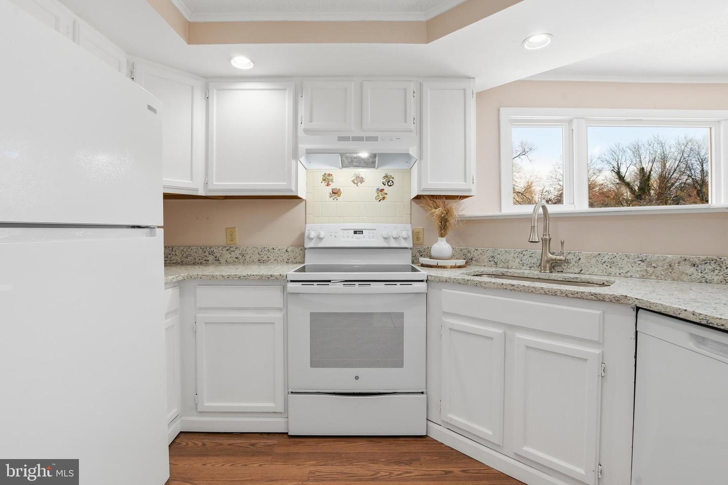 25-A S BERLIN PIKE, LOVETTSVILLE, Virginia 20180, 2 Bedrooms Bedrooms, ,3 BathroomsBathrooms,Residential,For sale,25-A S BERLIN PIKE,VALO2112288 MLS # VALO2112288